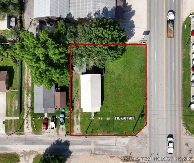 105 S B, Davis, OK 73030 - aerial view of property's location with property boundaries highlighted