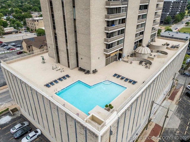 1502 S Boulder Ave Unit 16Cd, Tulsa, OK 74119 - view of pool