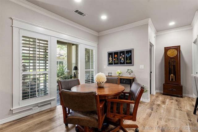 7724 S 83rd E Ave, Tulsa, OK 74133 - dining space featuring ornamental molding, light wood-style floors, recessed lighting, and baseboards