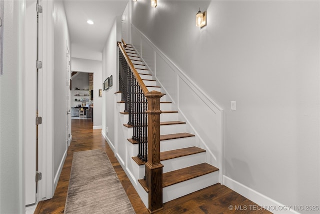 1580 Dawson Dr, Fort Gibson, OK 74434 - staircase with wood finished floors, baseboards, and recessed lighting