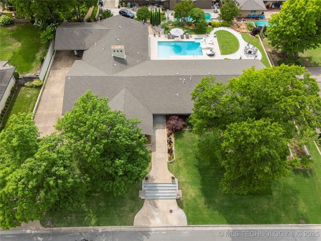 6232 S Jamestown Ave, Tulsa, OK 74136 - view from above of property with a pool
