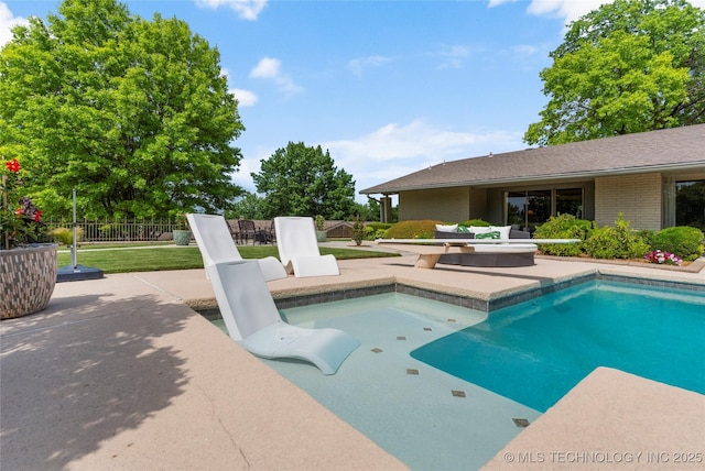 6232 S Jamestown Ave, Tulsa, OK 74136 - view of swimming pool featuring a patio