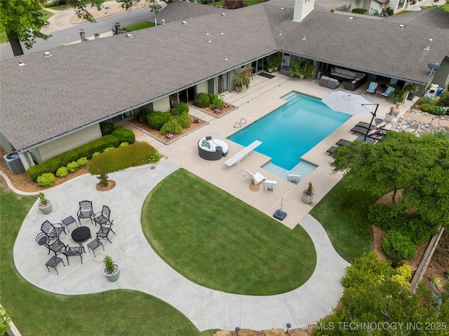 6232 S Jamestown Ave, Tulsa, OK 74136 - swimming pool featuring a patio and a diving board