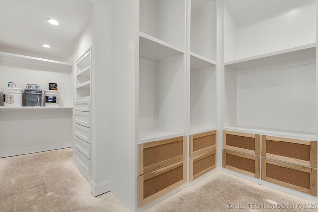 3917 S Madison Ave, Tulsa, OK 74105 - view of walk in closet