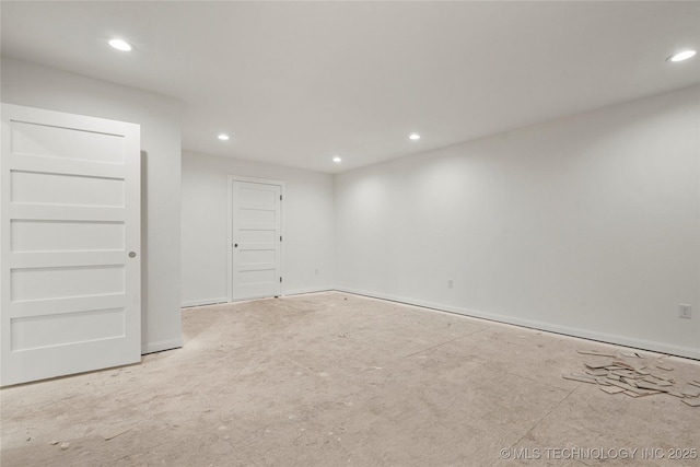 3917 S Madison Ave, Tulsa, OK 74105 - unfurnished room featuring recessed lighting and baseboards