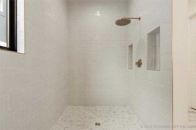 3917 S Madison Ave, Tulsa, OK 74105 - bathroom featuring tiled shower