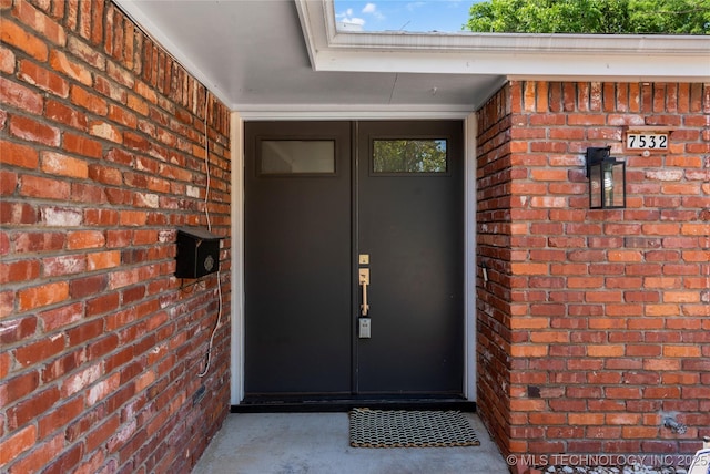 7532 E 55th Pl, Tulsa, OK 74145 - entrance to property with brick siding