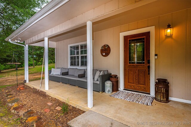 1319 SE 3rd St, Antlers, OK 74523 - entrance to property featuring an outdoor living space and covered porch