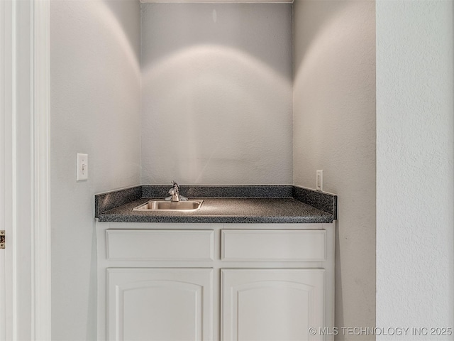 406 Sequoyah Trl, Norman, OK 73071 - bathroom with vanity