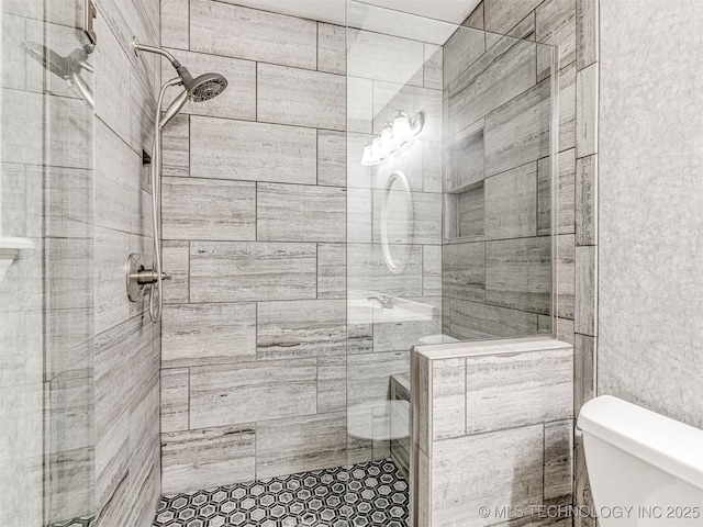 406 Sequoyah Trl, Norman, OK 73071 - full bath featuring tiled shower and toilet