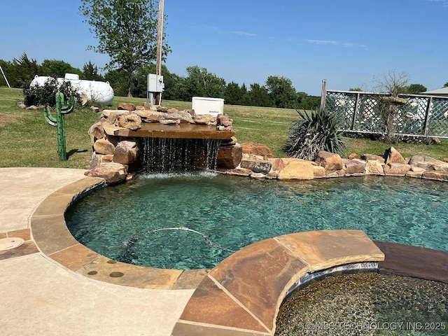 17 Zachary Taylor, Durant, OK 74701 - view of swimming pool