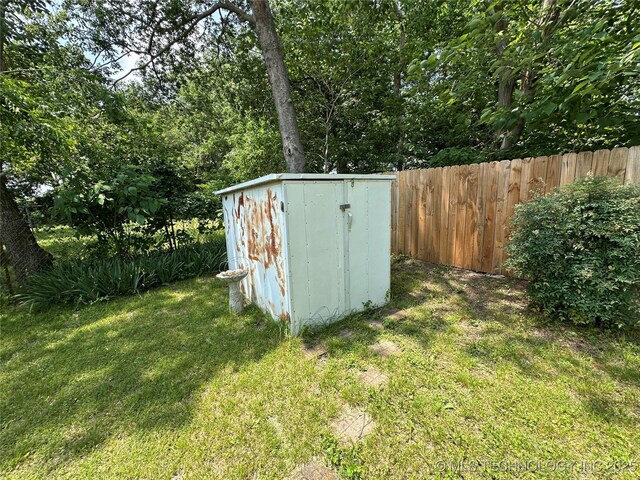 661 12th NW, Ardmore, OK 73401 - view of shed