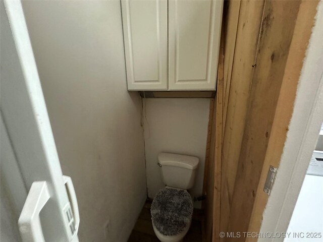 661 12th NW, Ardmore, OK 73401 - bathroom with toilet