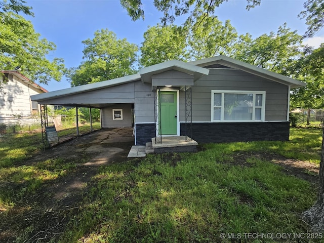 420 W State, Stratford, OK 74872 - view of front of property with an attached carport
