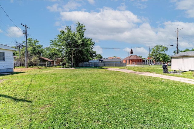302 E 8th Ave, Bristow, OK 74010 - view of yard