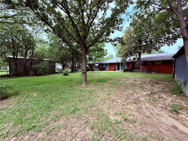 912 Elm, Ardmore, OK 73401 - view of green lawn