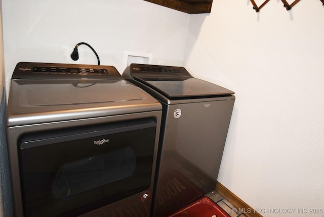 35870 S Talon Dr, Cookson, OK 74427 - laundry area with washing machine and clothes dryer