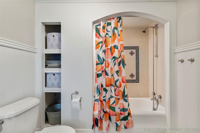 319 E 21st St, Tulsa, OK 74114 - full bathroom with toilet and shower / tub combo with curtain