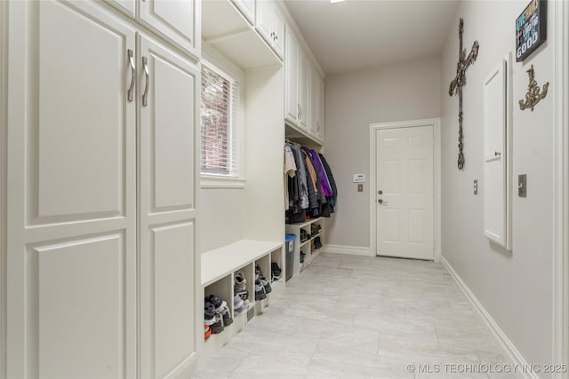 11406 69th E Pl, Bixby, OK 74008 - mudroom with baseboards