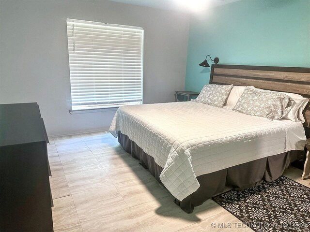 3293 W Southern Ave, Hulbert, OK 74441 - view of bedroom