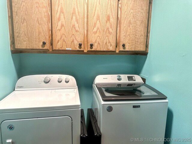 3293 W Southern Ave, Hulbert, OK 74441 - laundry area featuring cabinet space and washer and clothes dryer