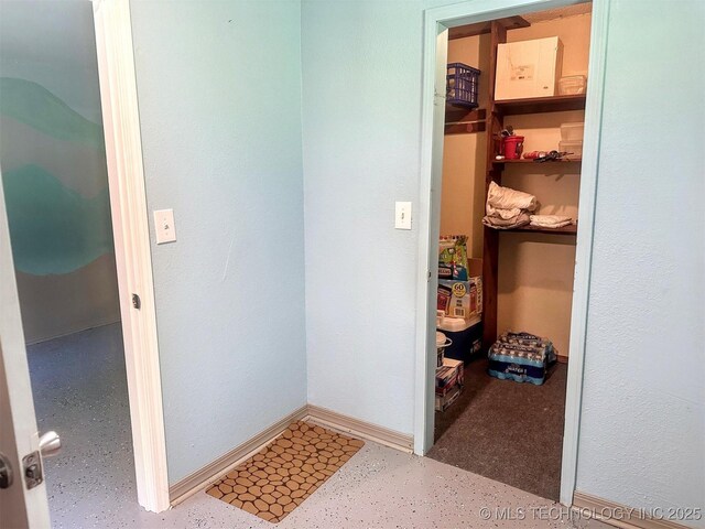 3293 W Southern Ave, Hulbert, OK 74441 - view of closet