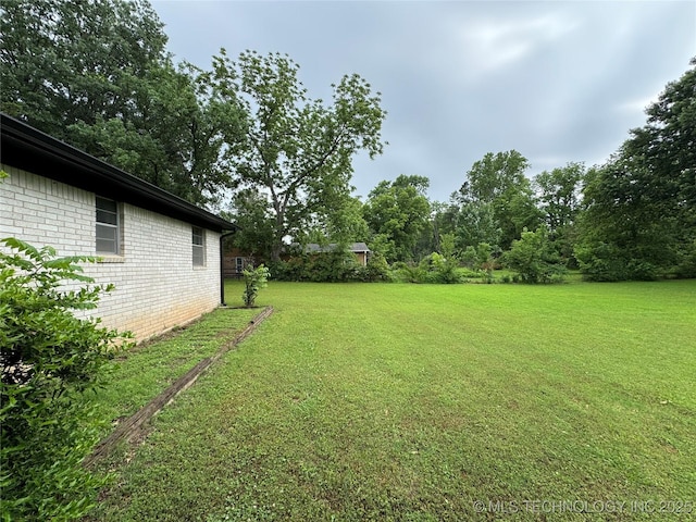 7122 S Shelby Ln, Broken Arrow, OK 74014 - view of green lawn