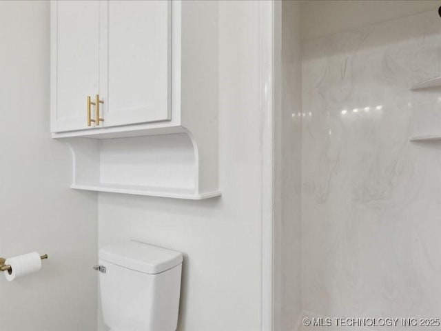 817 N Ivy St, Jenks, OK 74037 - bathroom with toilet and a shower