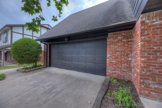 8221 S 74th E Ave, Tulsa, OK 74133 - view of garage