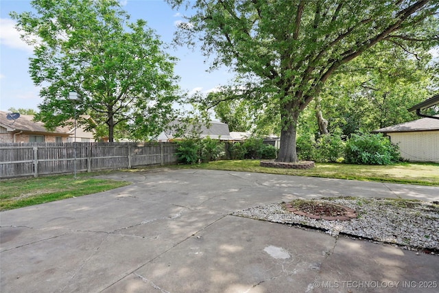 11607 E 24th St, Tulsa, OK 74129 - view of patio