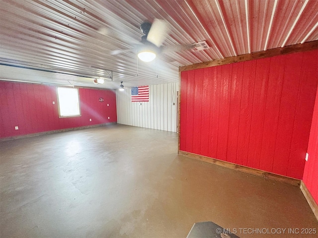 15588 N Sunset Valley Rd, Hulbert, OK 74441 - garage featuring ceiling fan