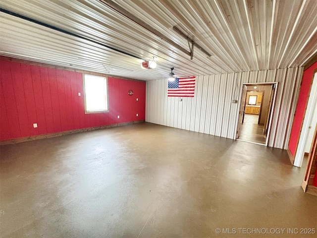 15588 N Sunset Valley Rd, Hulbert, OK 74441 - view of garage