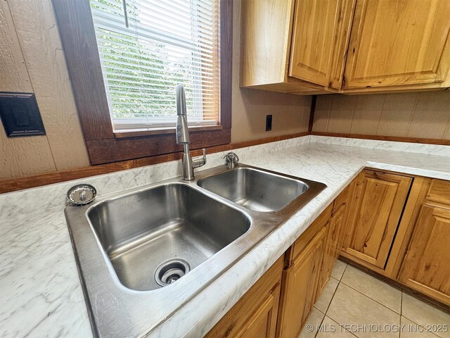 15588 N Sunset Valley Rd, Hulbert, OK 74441 - kitchen featuring a sink and brown cabinetry