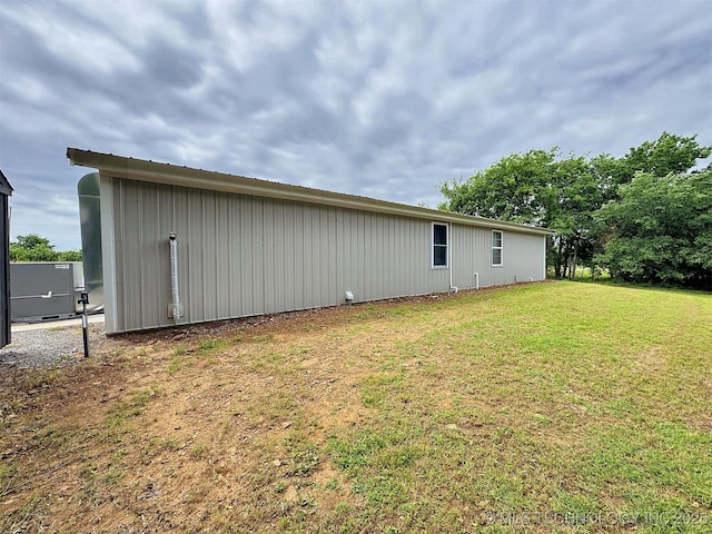 15588 N Sunset Valley Rd, Hulbert, OK 74441 - view of home's exterior with a lawn