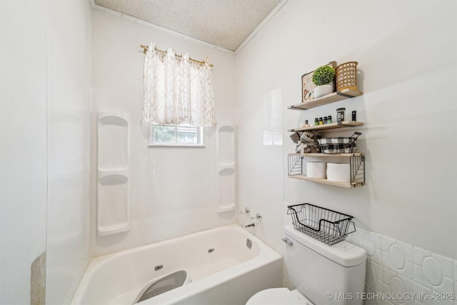 303 SE 3rd St, Pryor, OK 74361 - full bath with toilet, shower / tub combination, and a textured ceiling