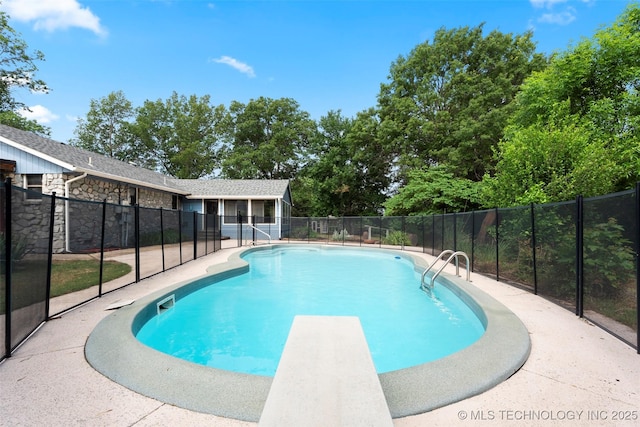 1558 E N Ridge Dr, Vinita, OK 74301 - view of swimming pool featuring a diving board