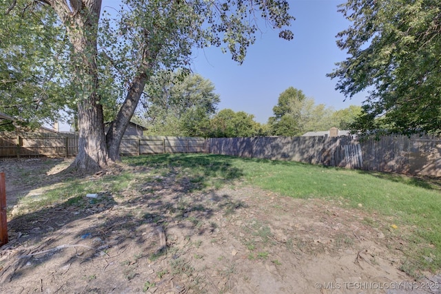 1904 W Honolulu St, Broken Arrow, OK 74012 - view of yard