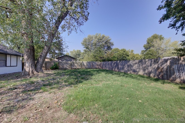 1904 W Honolulu St, Broken Arrow, OK 74012 - view of yard