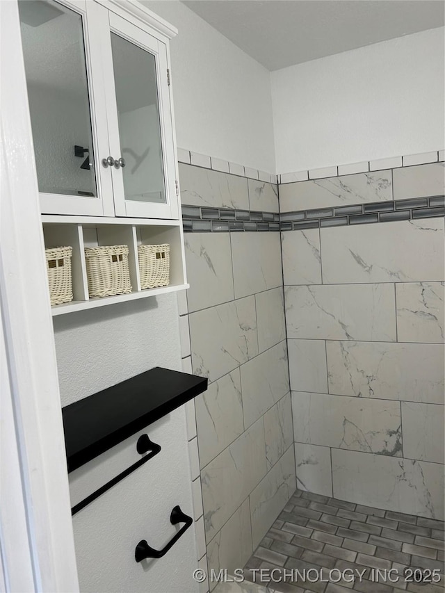 4613 N Main St E, Tulsa, OK 74115 - bathroom with tiled shower