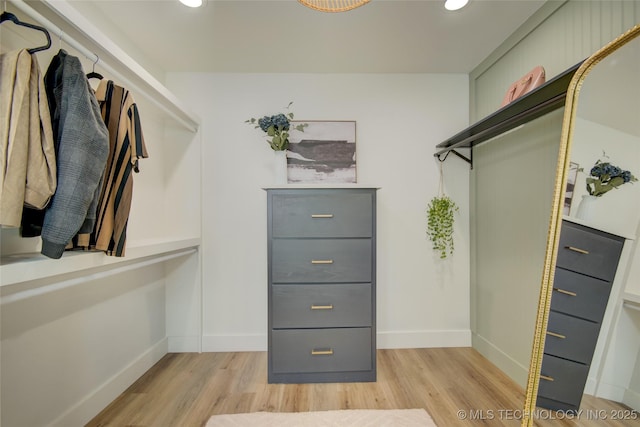 5132 S Atlanta Ave, Tulsa, OK 74105 - spacious closet with light wood-style flooring