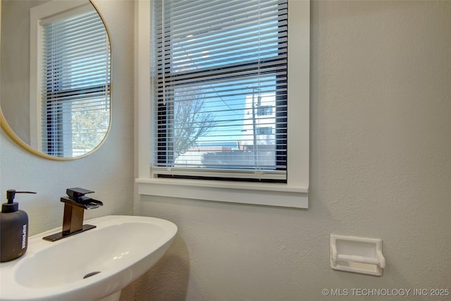 5132 S Atlanta Ave, Tulsa, OK 74105 - bathroom with a sink
