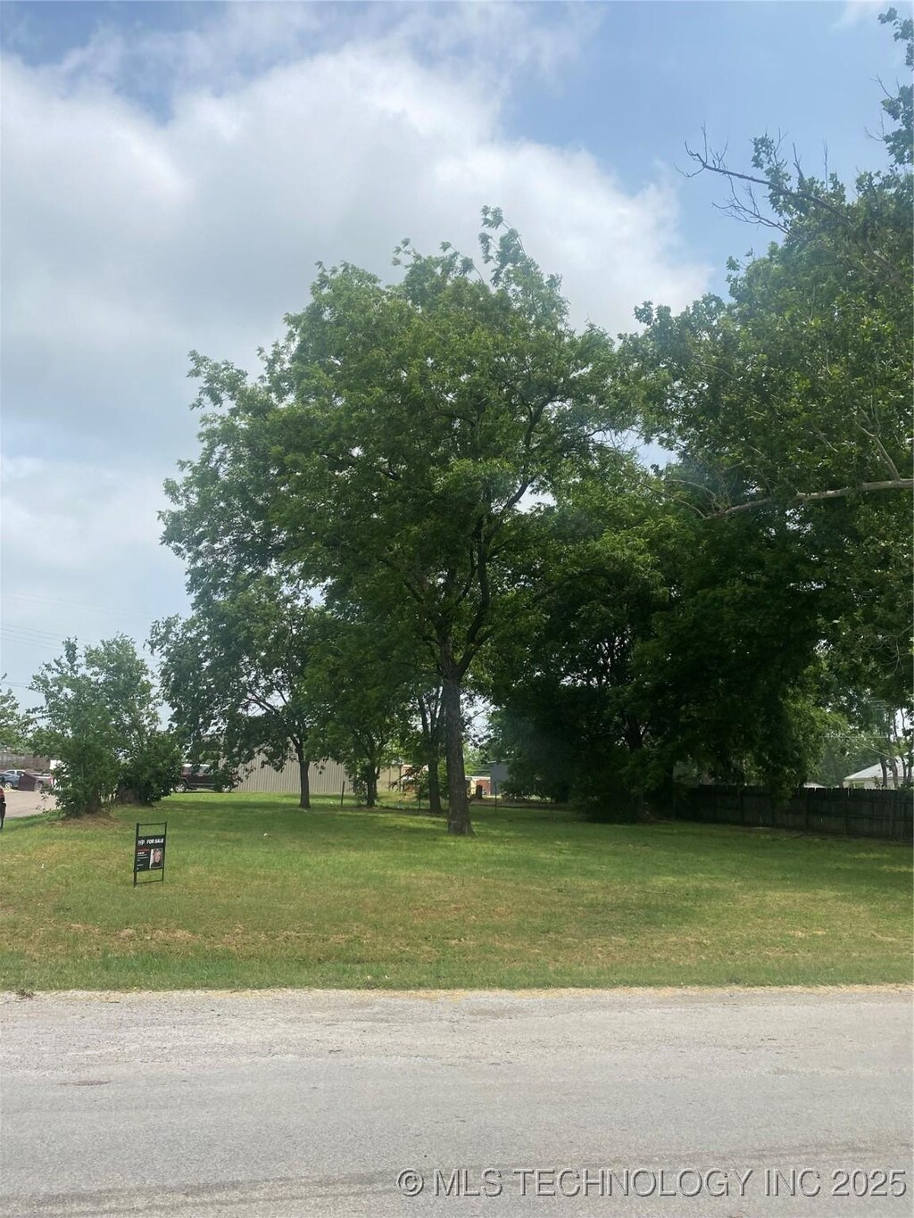 706 W Chickasaw St, Marietta, OK 73448 - photo 1