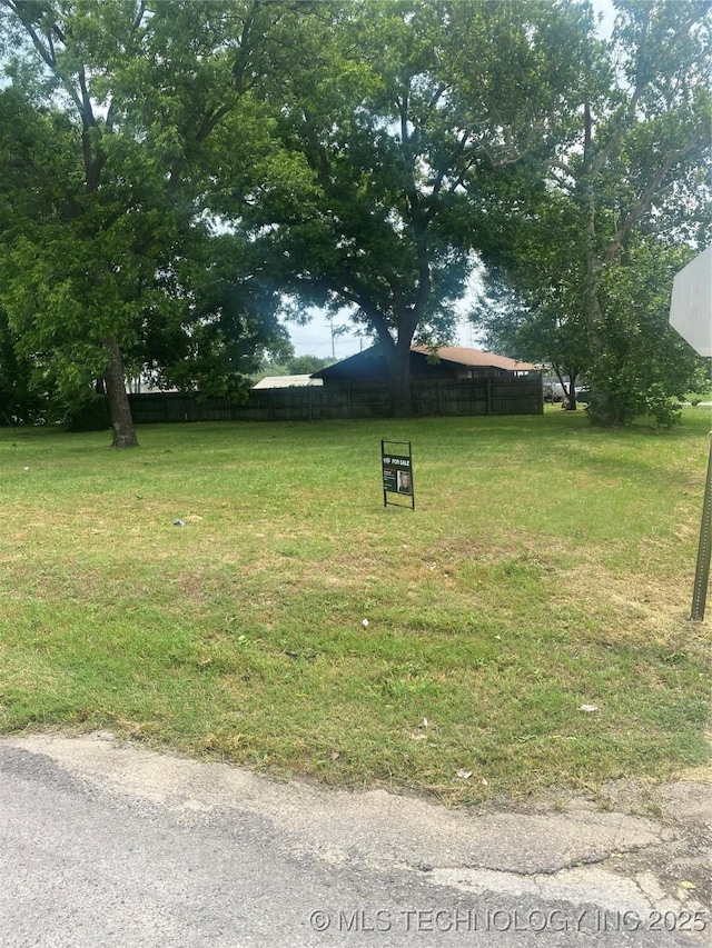 706 W Chickasaw St, Marietta, OK 73448 - photo 2