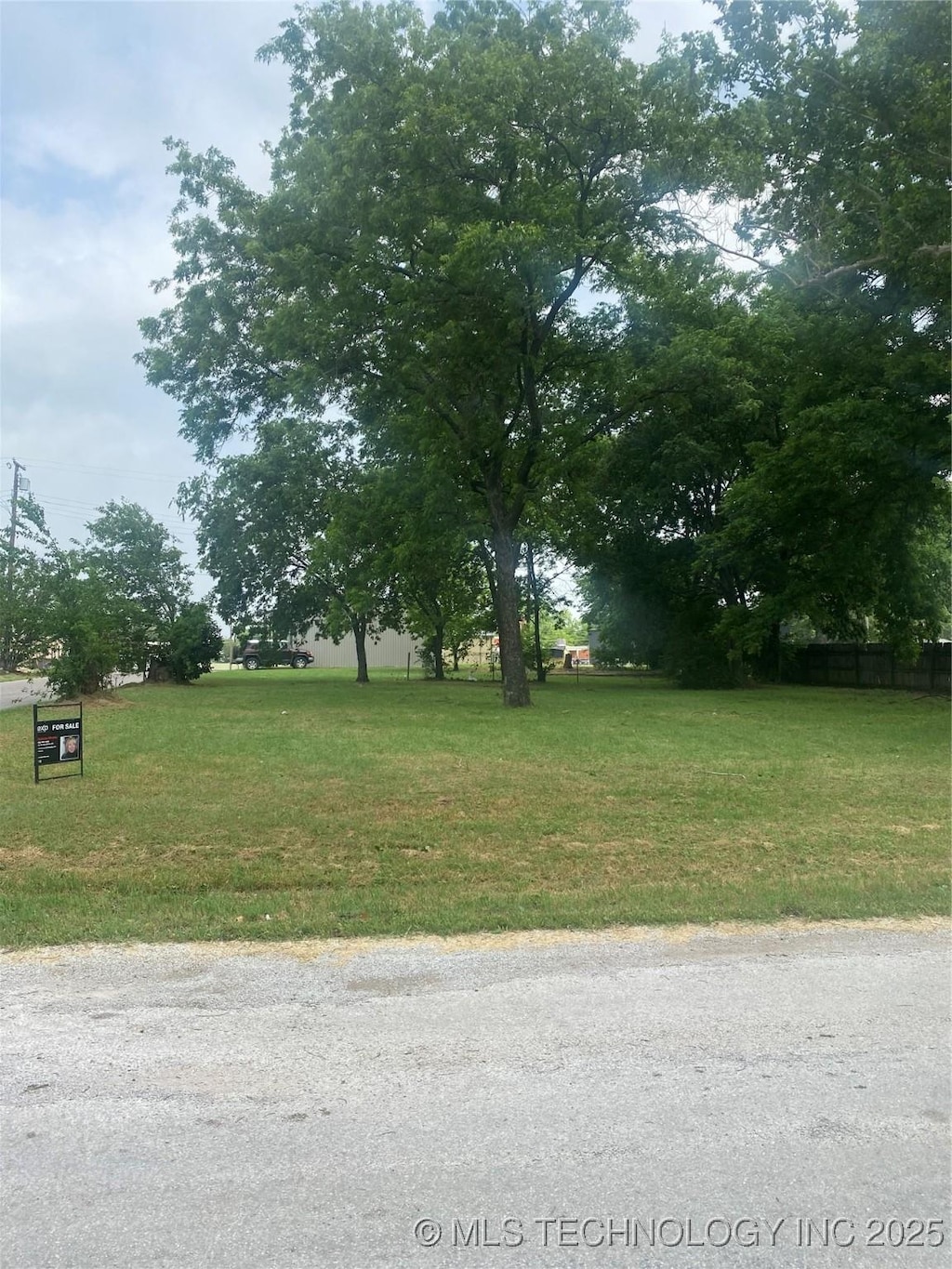 706 W Chickasaw St, Marietta, OK 73448 - photo 3