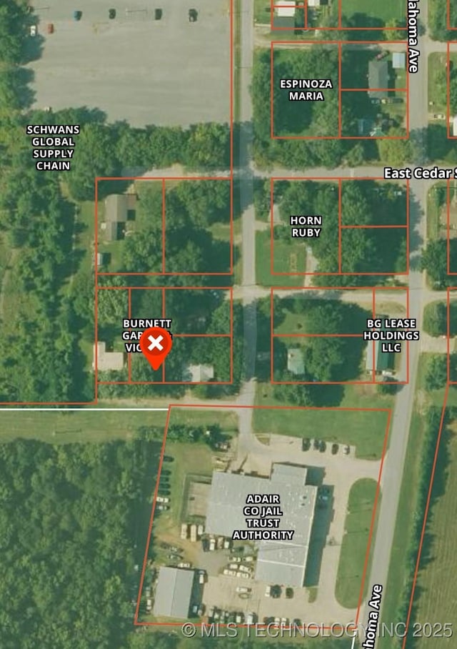 7 E Locust St, Stilwell, OK 74960 - aerial map of property and surrounding area