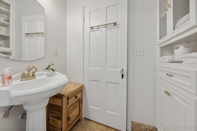 4104 S Owasso Ave, Tulsa, OK 74105 - view of bathroom