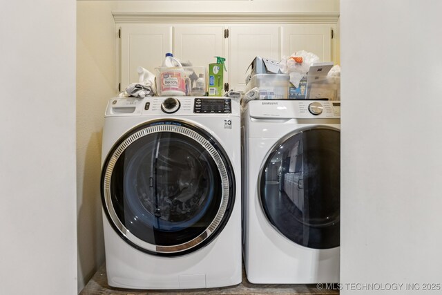 805 E 10th St, Claremore, OK 74017 - laundry area with washer and dryer
