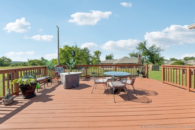 805 E 10th St, Claremore, OK 74017 - deck with outdoor dining space