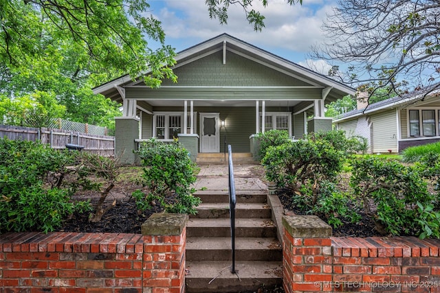 316 K St SW, Ardmore, OK 73401 - view of front facade featuring covered porch
