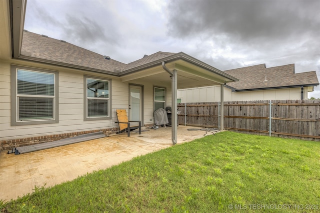 7506 E 87th Pl, Owasso, OK 74055 - view of yard with a patio